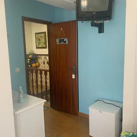 Homestay Moradia Ricardo - *