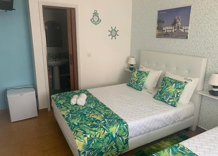 Moradia Ricardo - * 纳扎雷